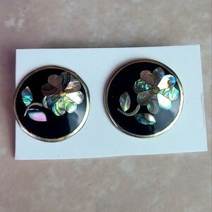 ALPACA Mexico Silver Black Enamel Abalone Inlay Floral  stud Earrings